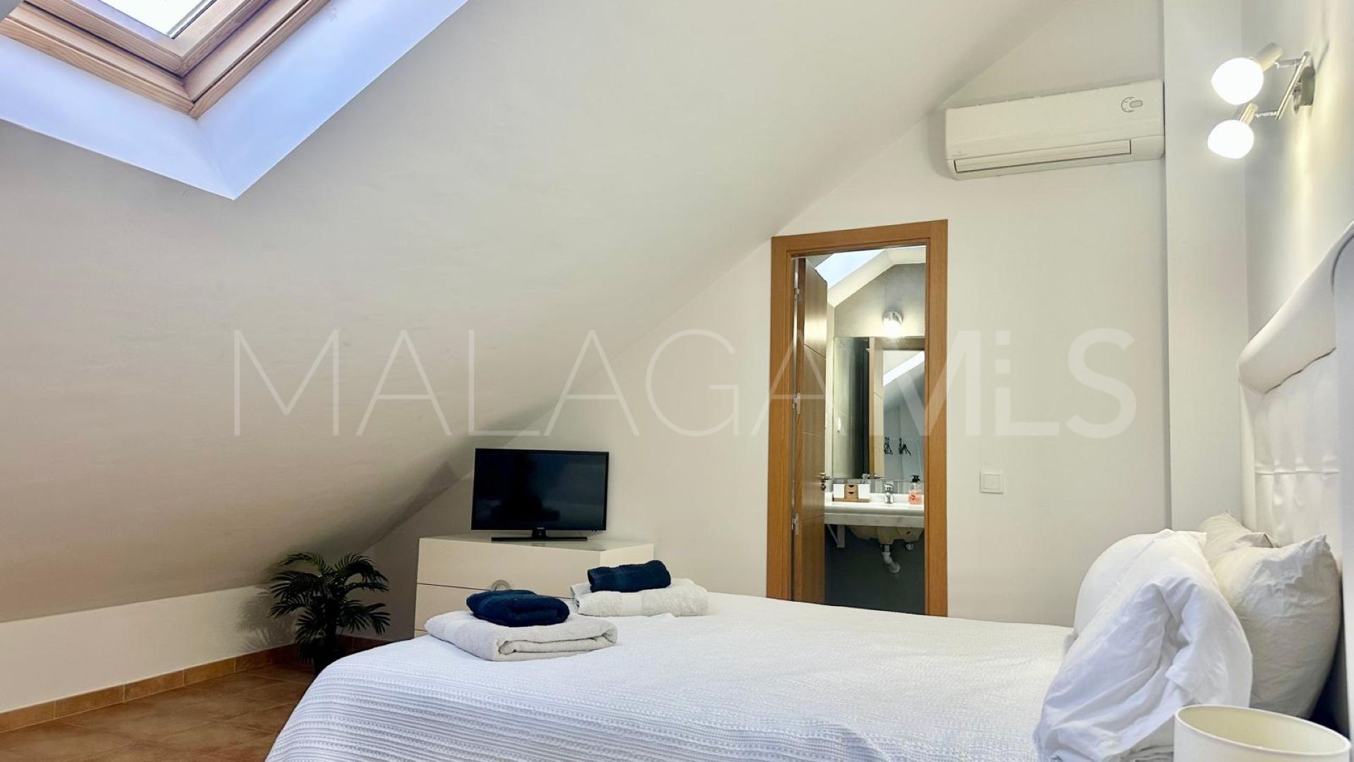 For sale duplex penthouse in Casco antiguo