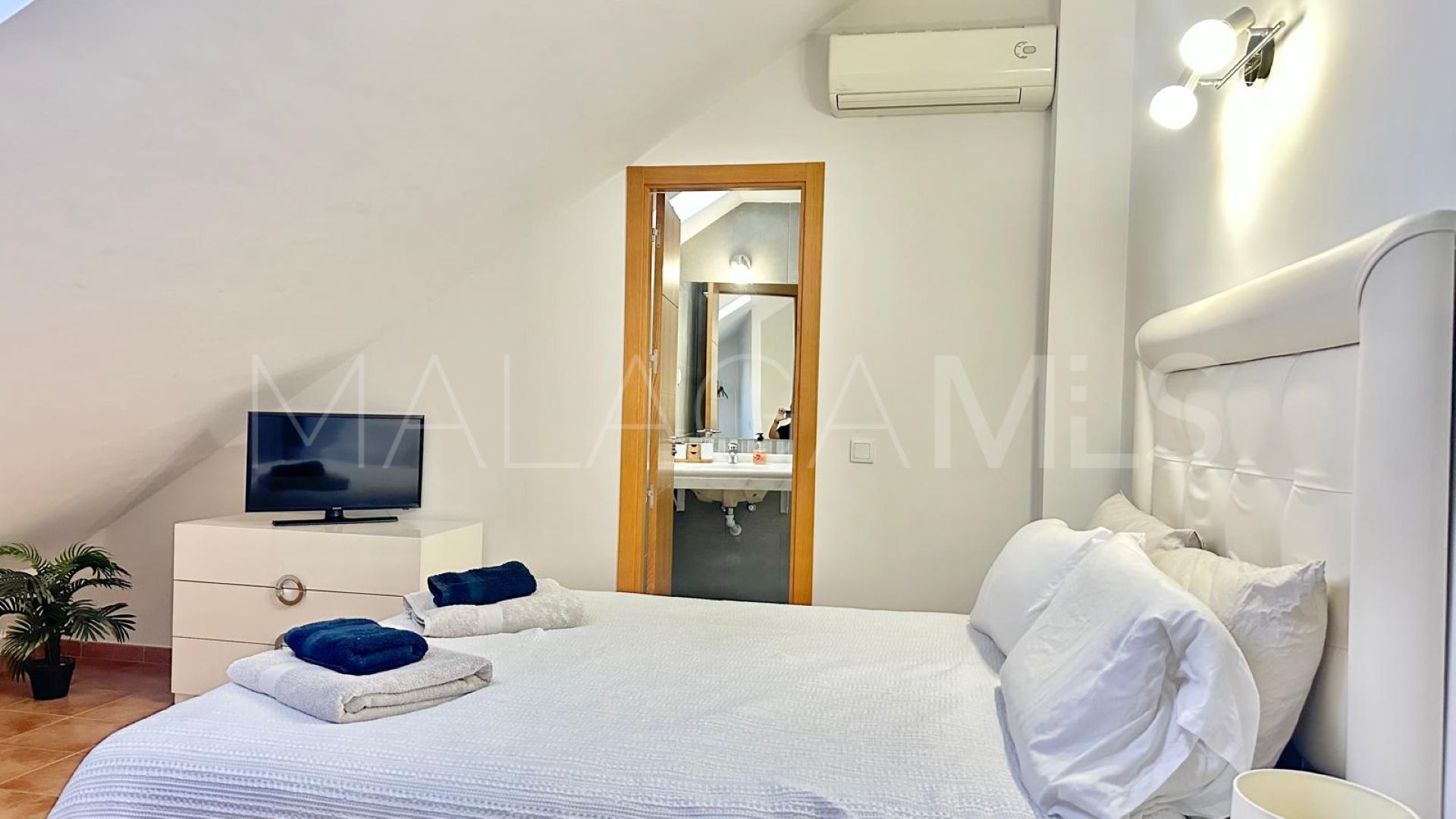 For sale duplex penthouse in Casco antiguo