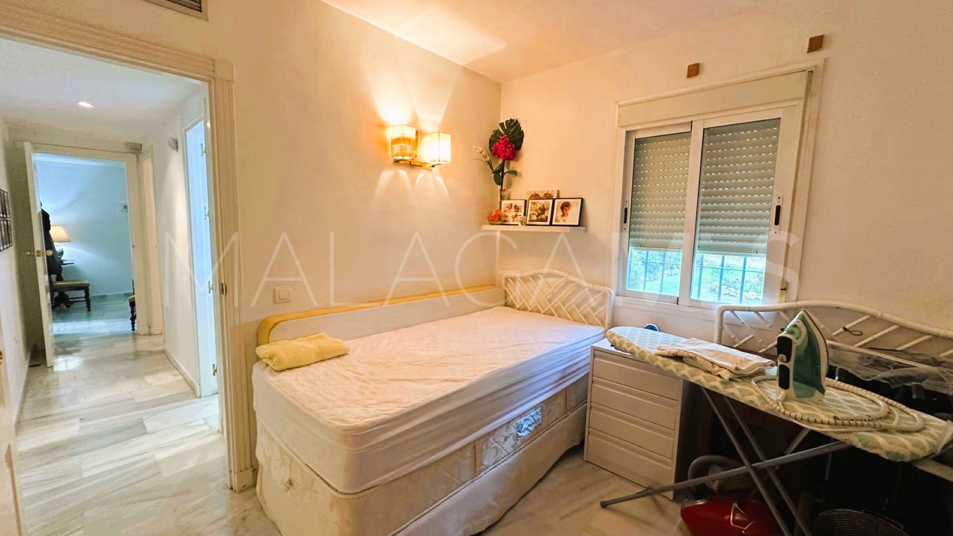 For sale ground floor apartment in Los Naranjos de Marbella with 3 bedrooms