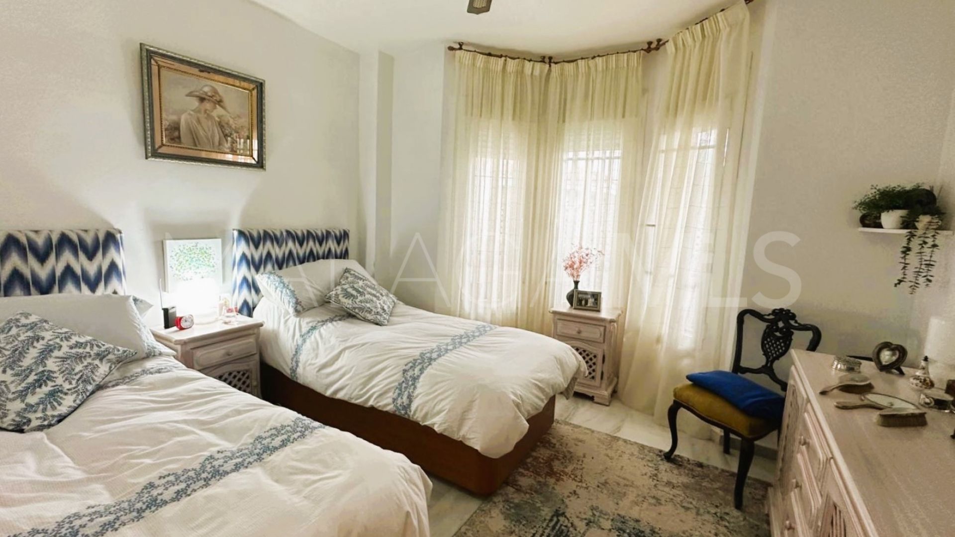 For sale ground floor apartment in Los Naranjos de Marbella with 3 bedrooms