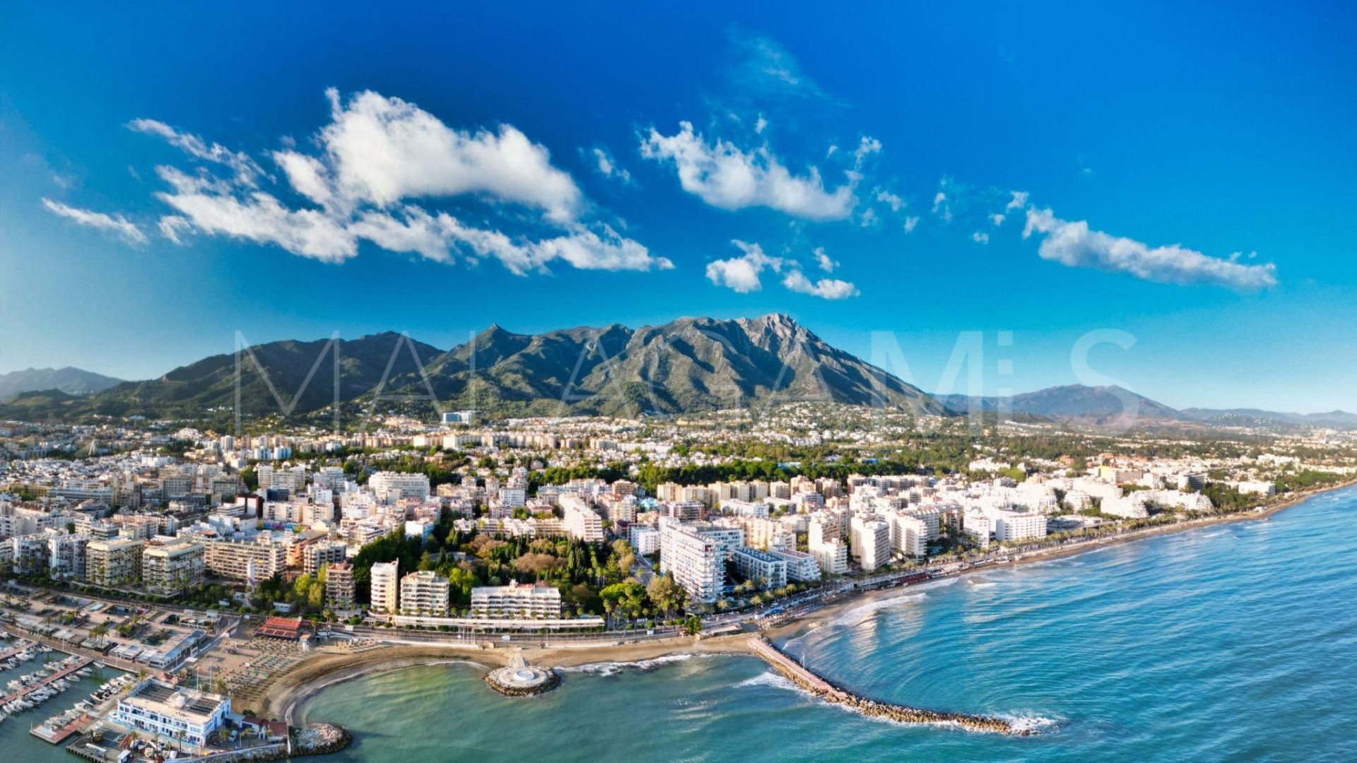 Maison de ville for sale in Marbella Centro