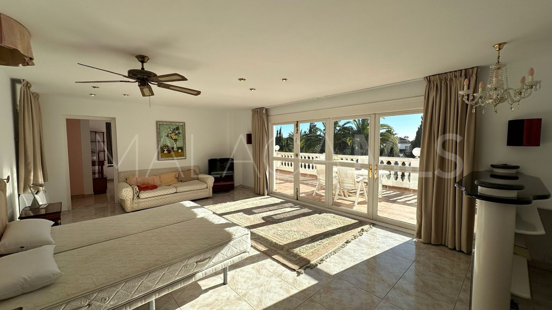 Villa for sale in Marbesa