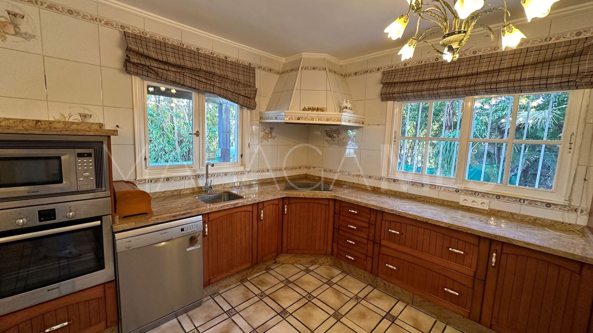 Villa for sale in Marbesa