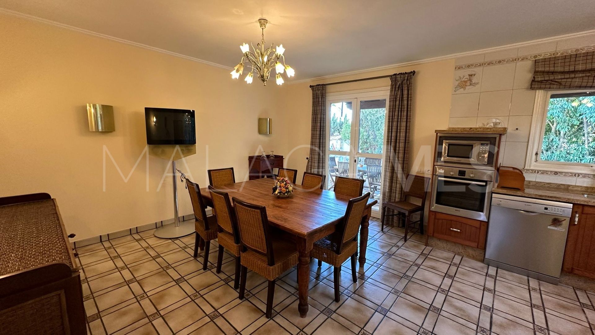 Villa for sale in Marbesa