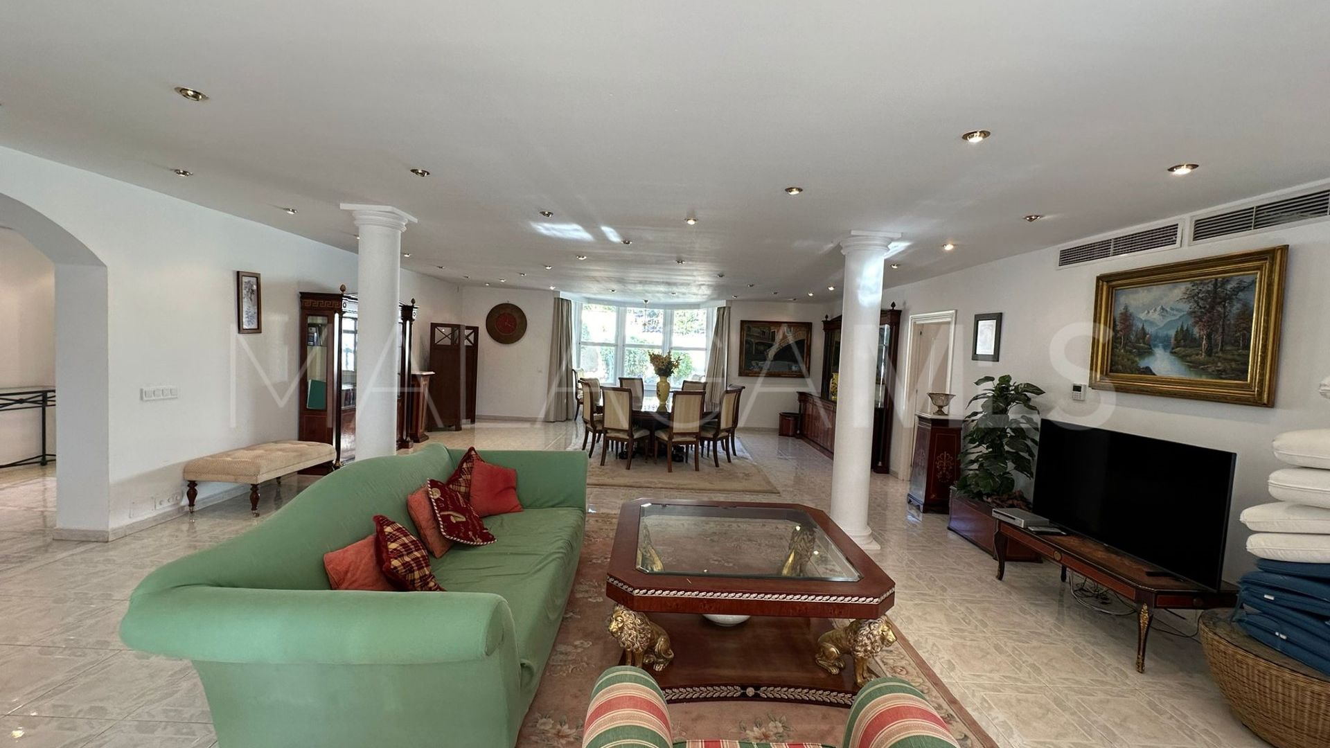 Villa for sale in Marbesa