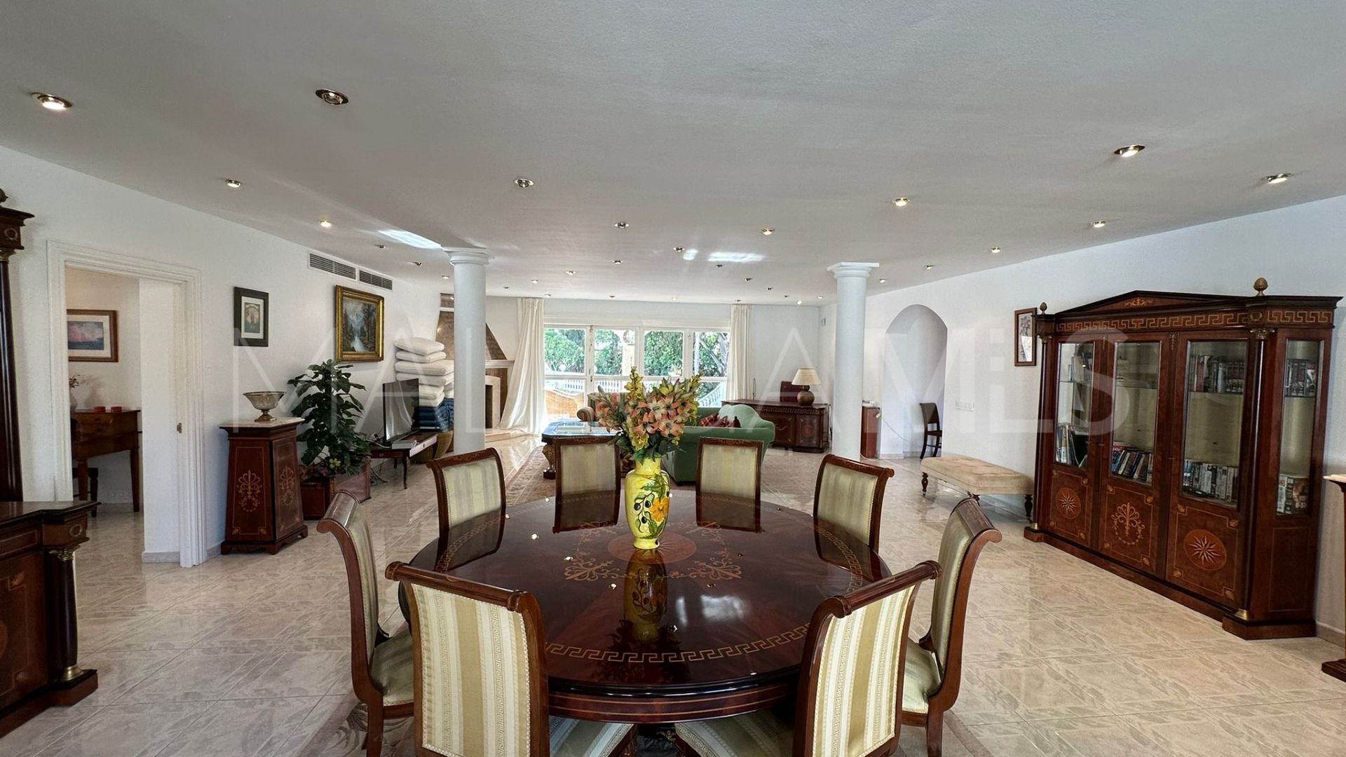 Villa for sale in Marbesa