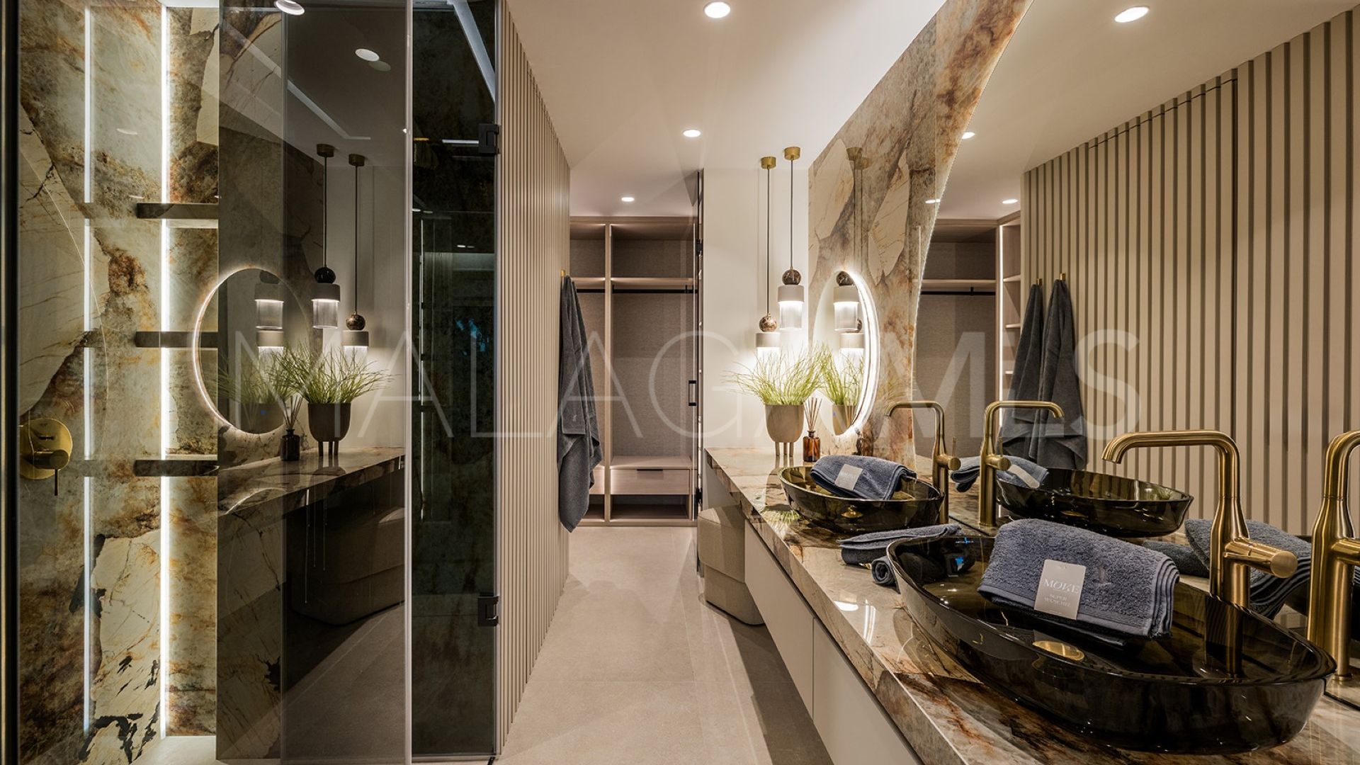 Apartamento planta baja for sale with 3 bedrooms in Bahía del Velerín