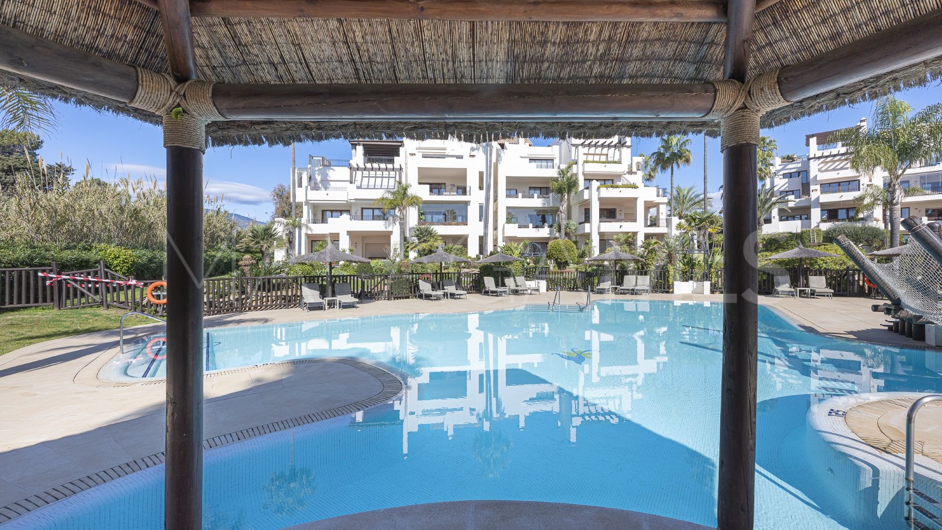 Apartamento planta baja for sale with 3 bedrooms in Bahía del Velerín