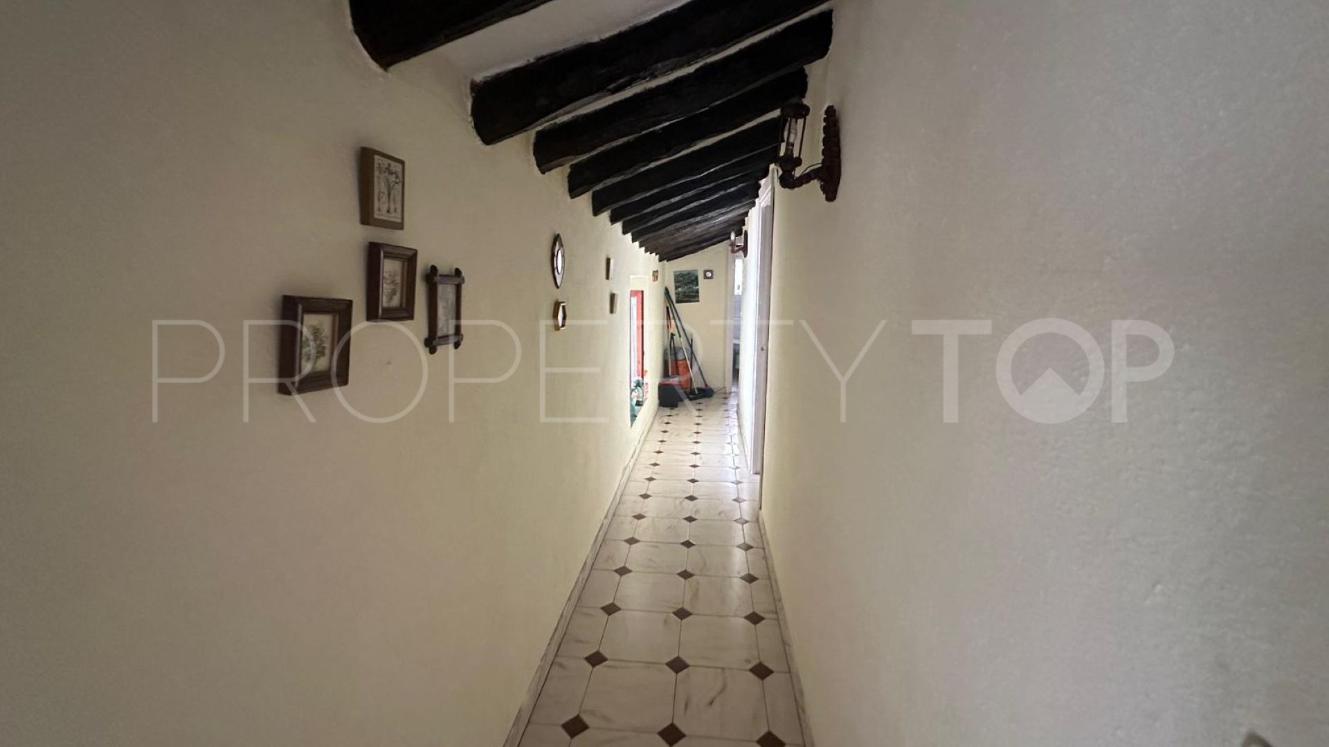 Villa for sale in Marbella Centro with 4 bedrooms