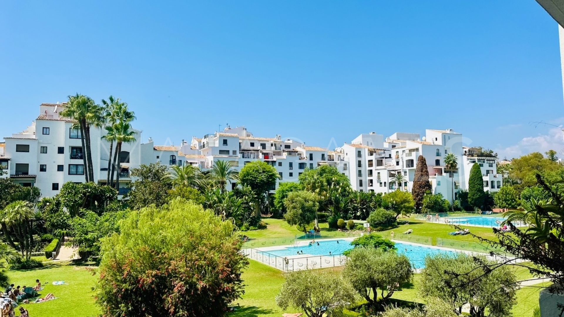 Apartamento for sale with 2 bedrooms in Terrazas de Banus