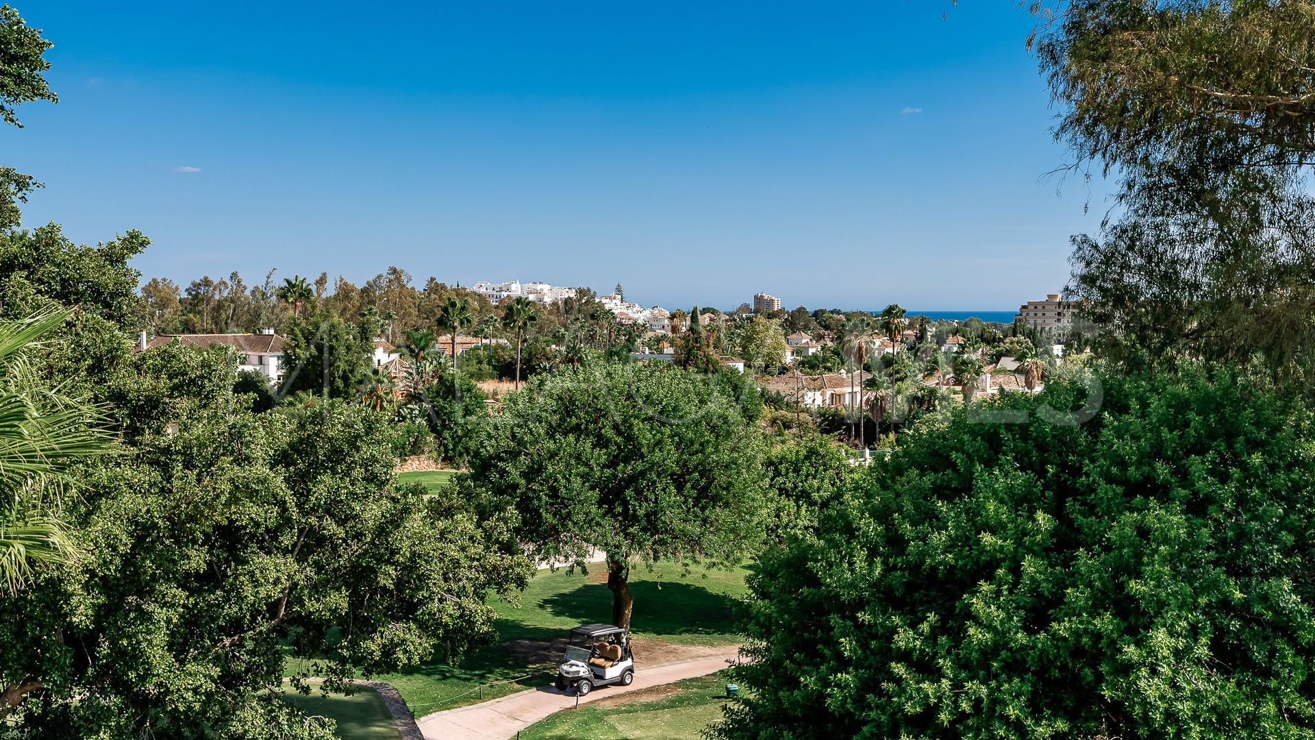 Villa with 5 bedrooms for sale in Supermanzana H