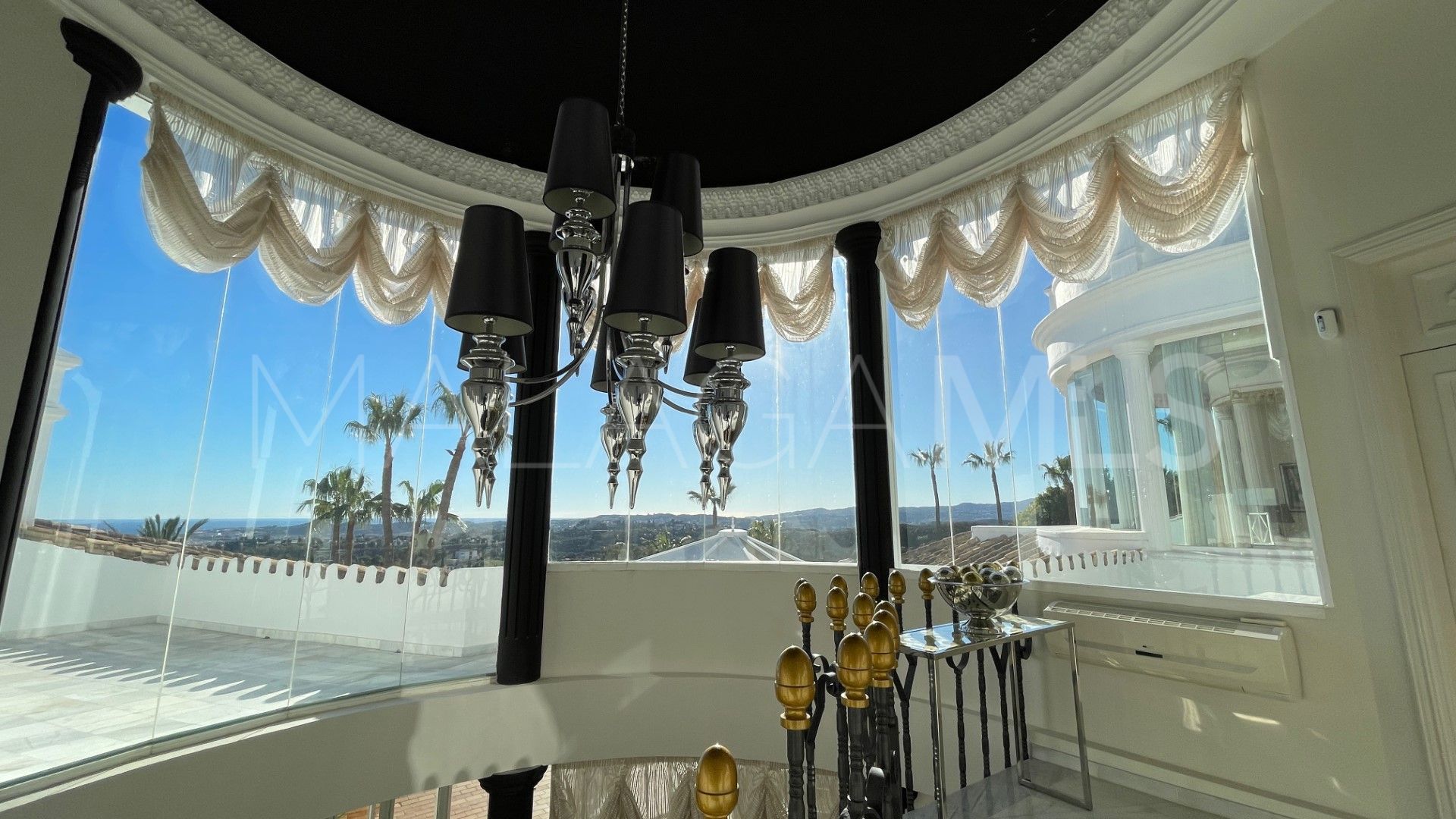 Villa for sale in Mijas Pueblo