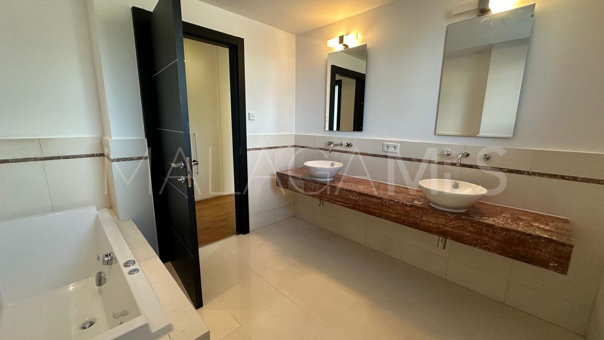 Radhus for sale in Meisho Hills