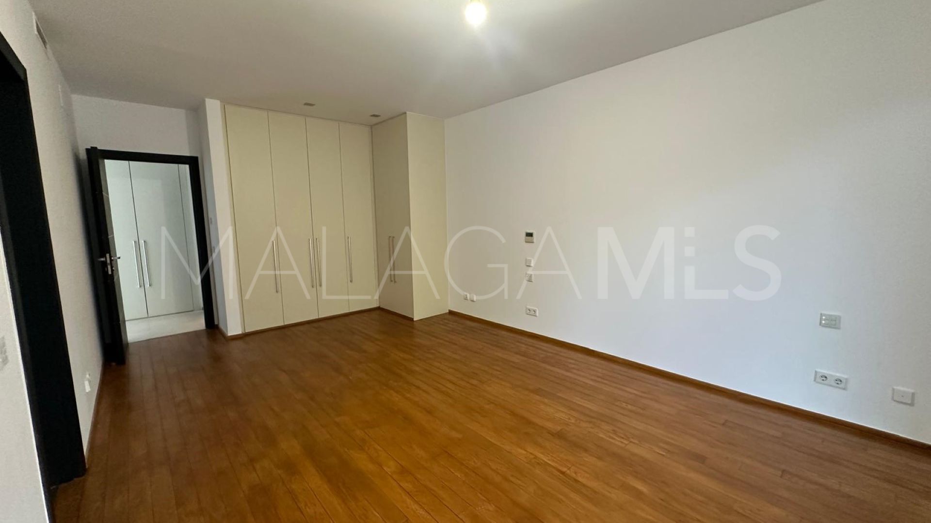 Radhus for sale in Meisho Hills