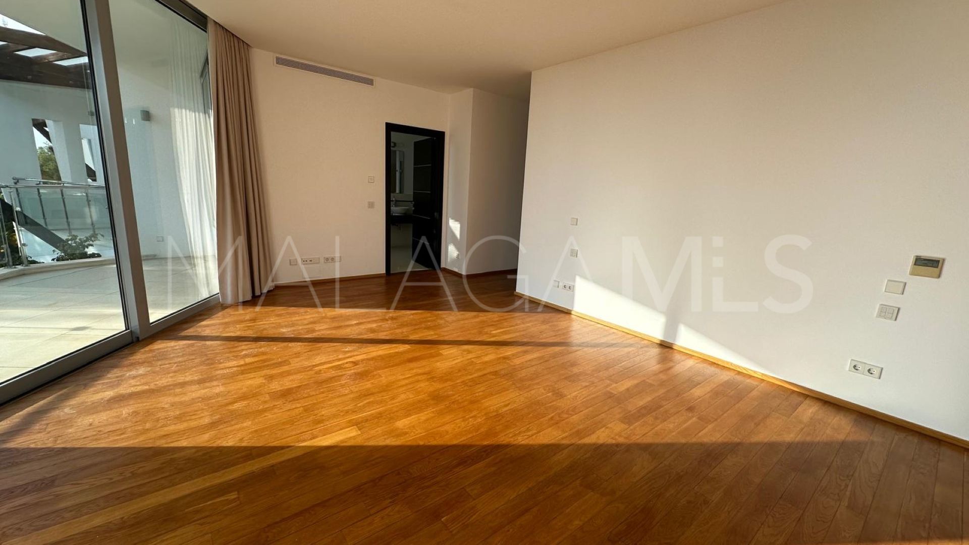 Radhus for sale in Meisho Hills