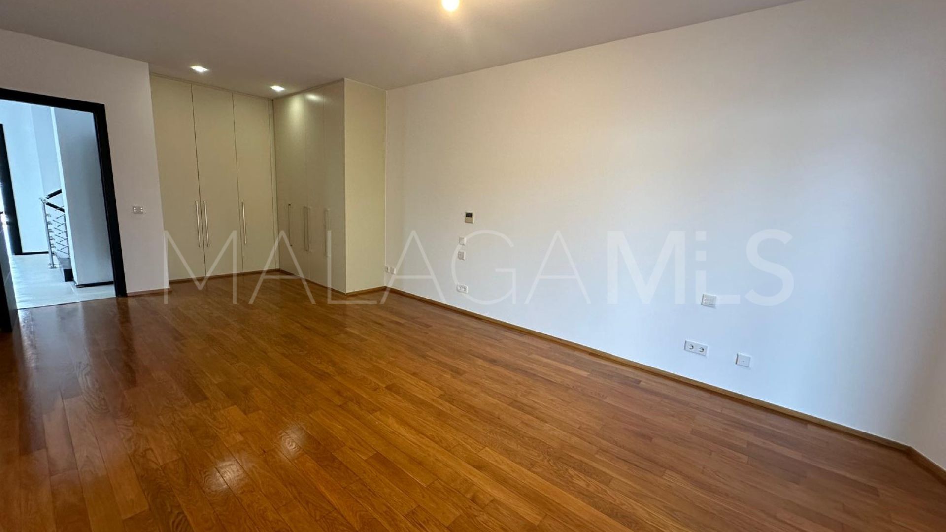 Radhus for sale in Meisho Hills