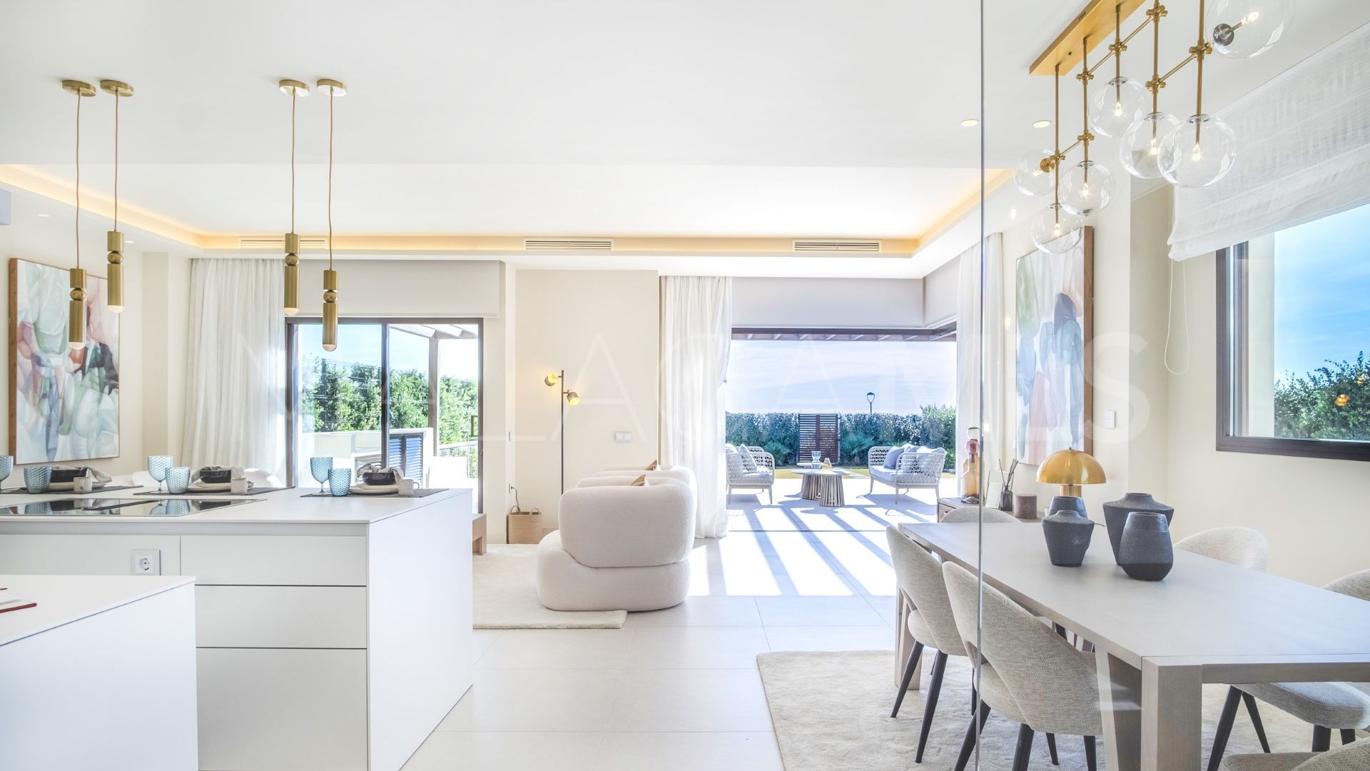 Villa for sale in New Golden Mile