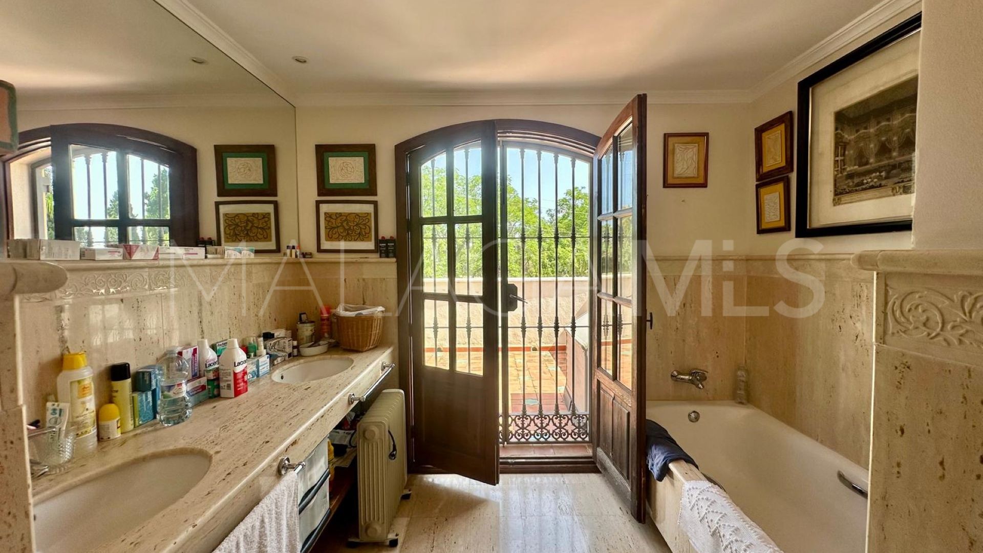 Villa for sale in Guadalmina Alta