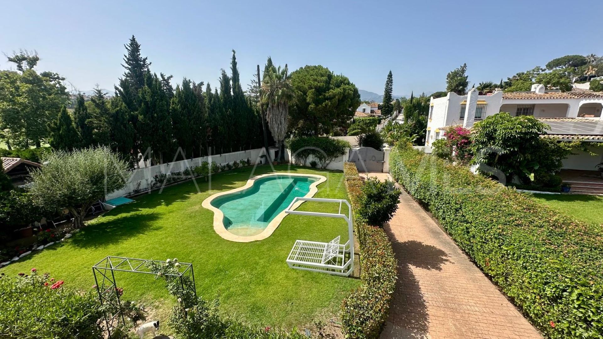 Villa for sale in Guadalmina Alta