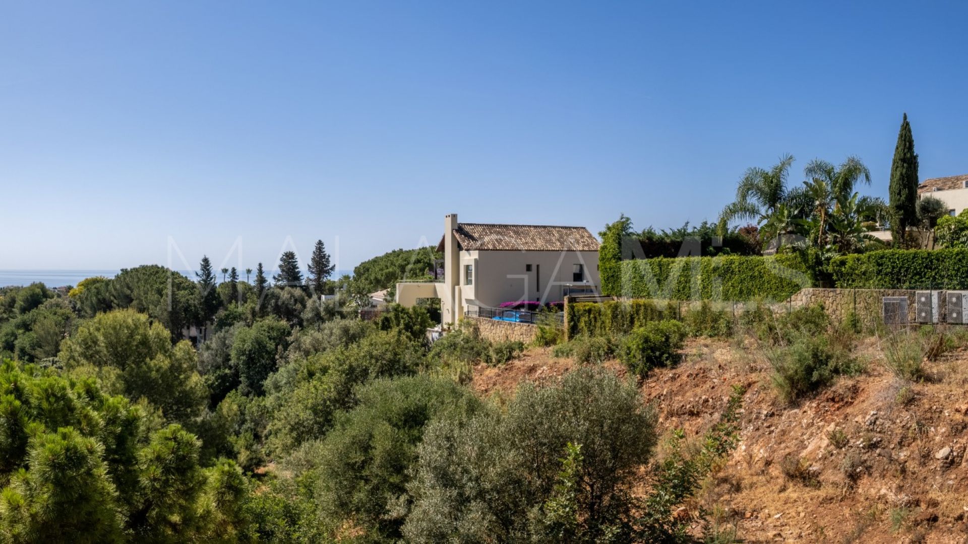 Villa for sale in Cascada de Camojan