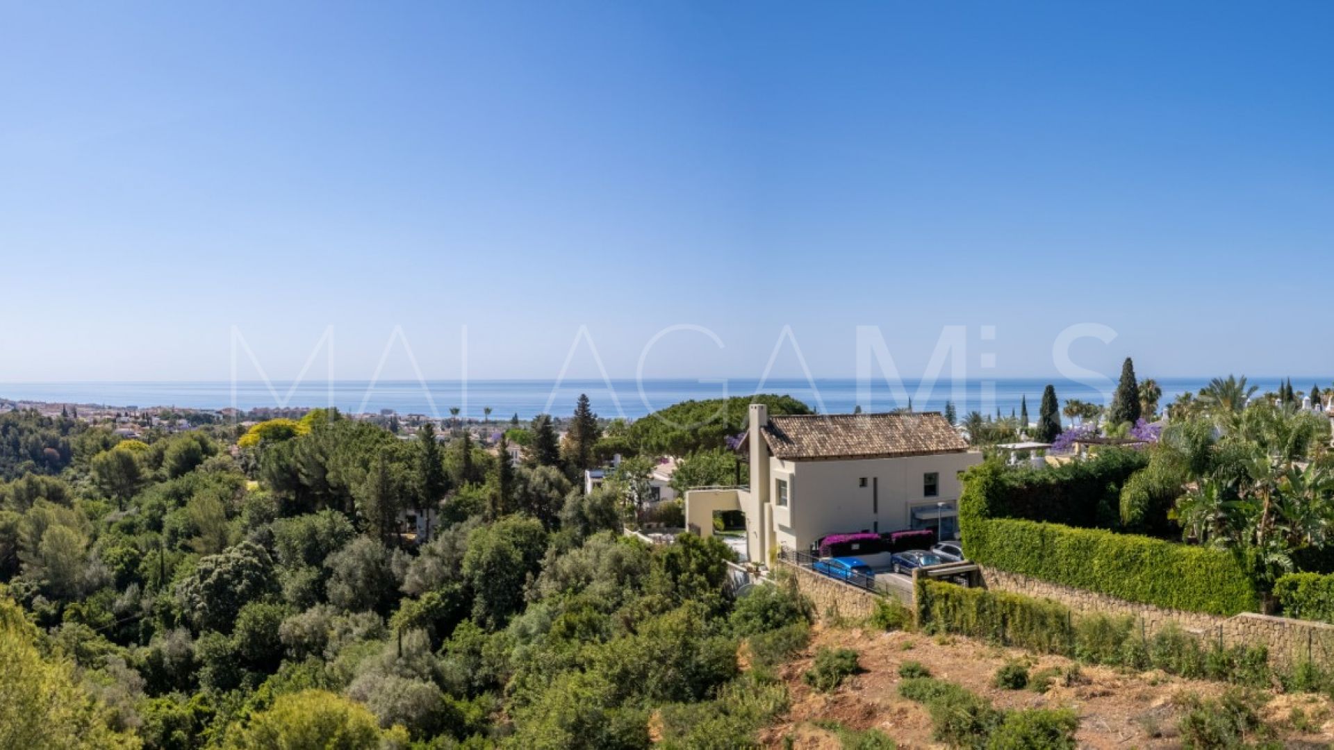 Villa for sale in Cascada de Camojan