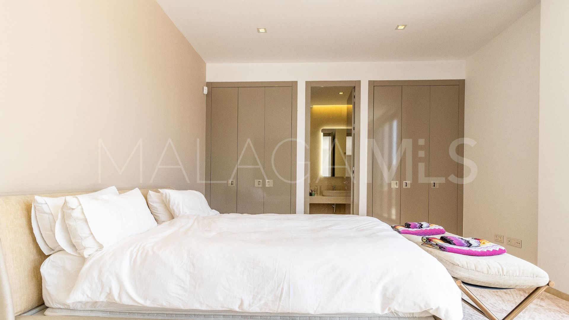 Villa for sale in Los Flamingos Golf