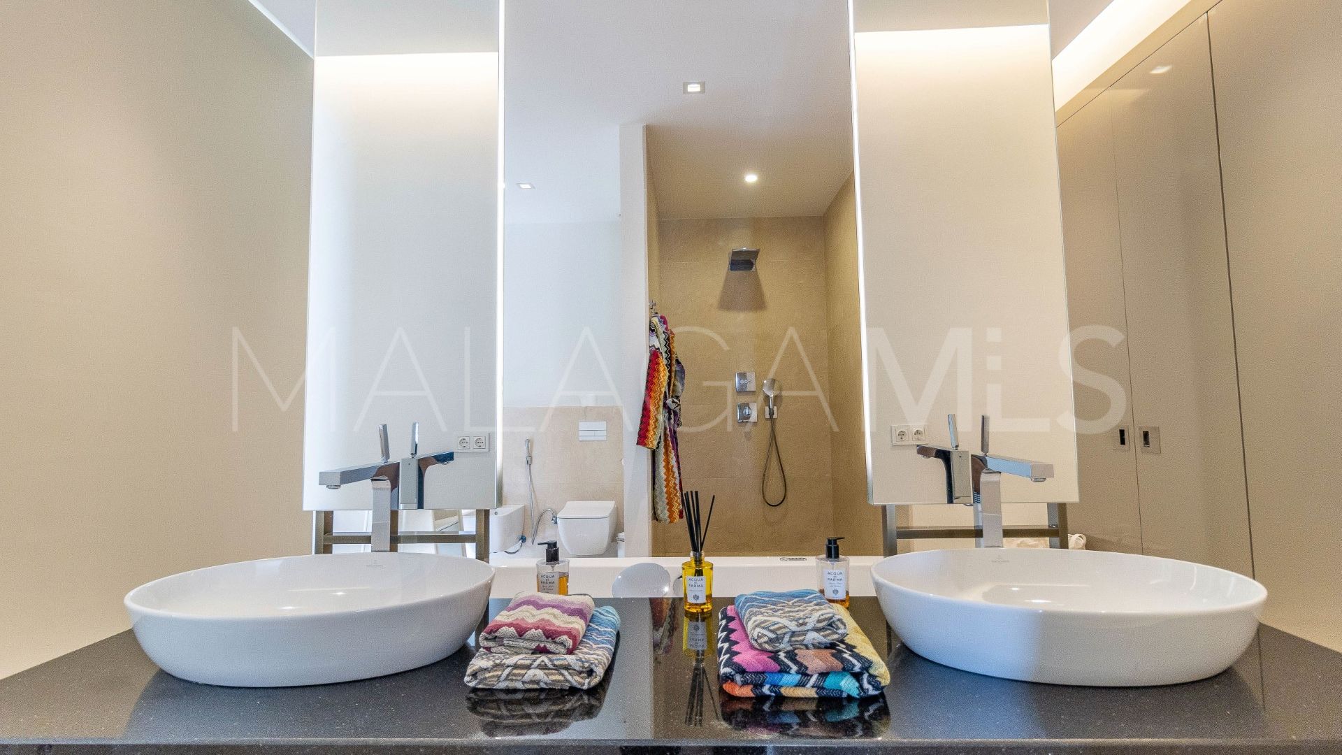 Villa for sale in Los Flamingos Golf