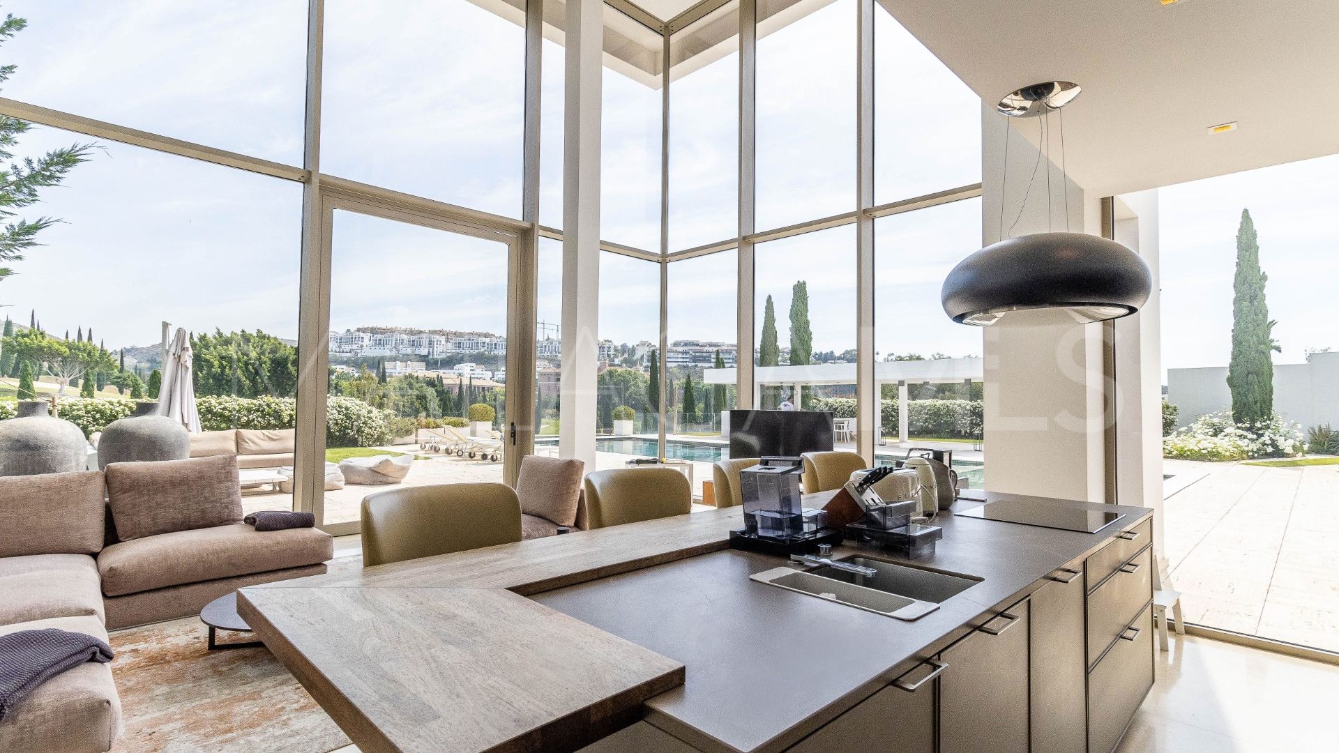 Villa for sale in Los Flamingos Golf