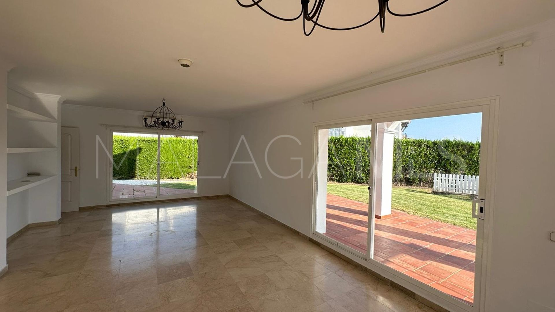 Buy villa de 5 bedrooms in Marbella Country Club