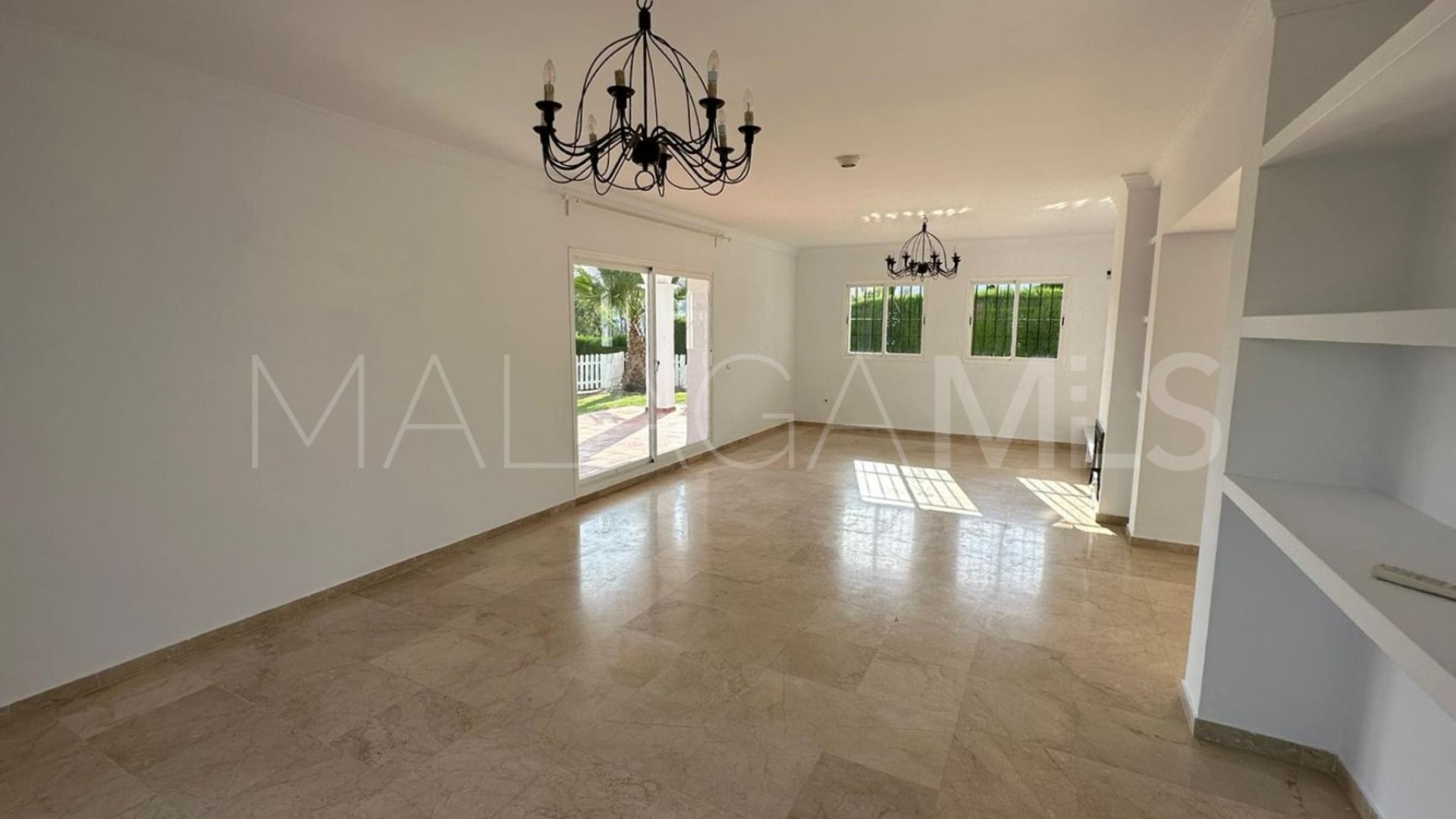 Buy villa de 5 bedrooms in Marbella Country Club