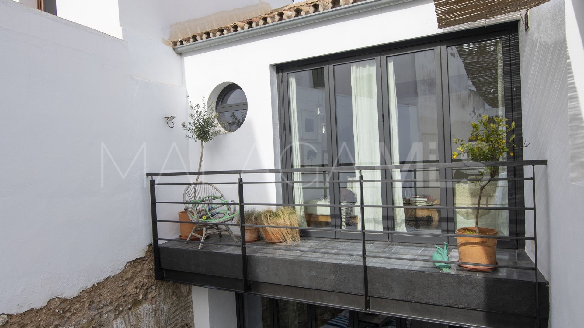 For sale 3 bedrooms town house in Estepona Centre