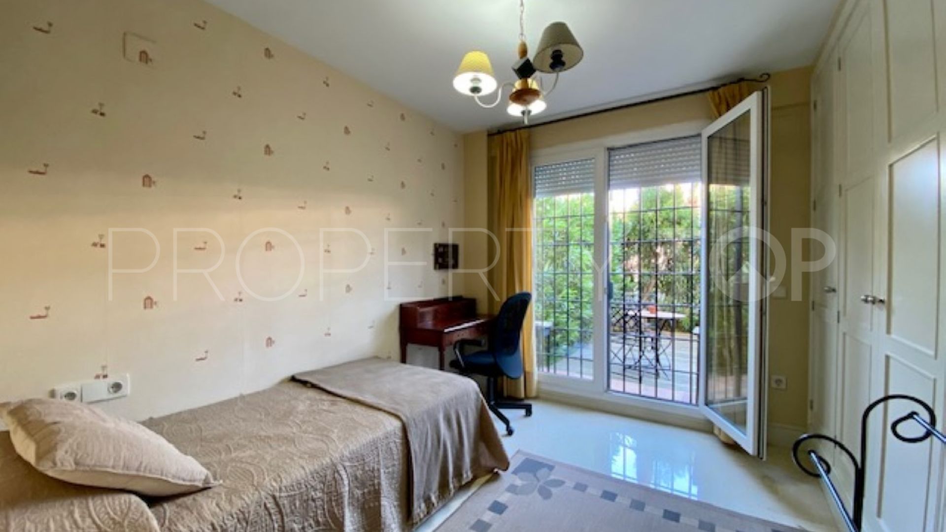 Ground floor apartment with 3 bedrooms for sale in Las Cañas