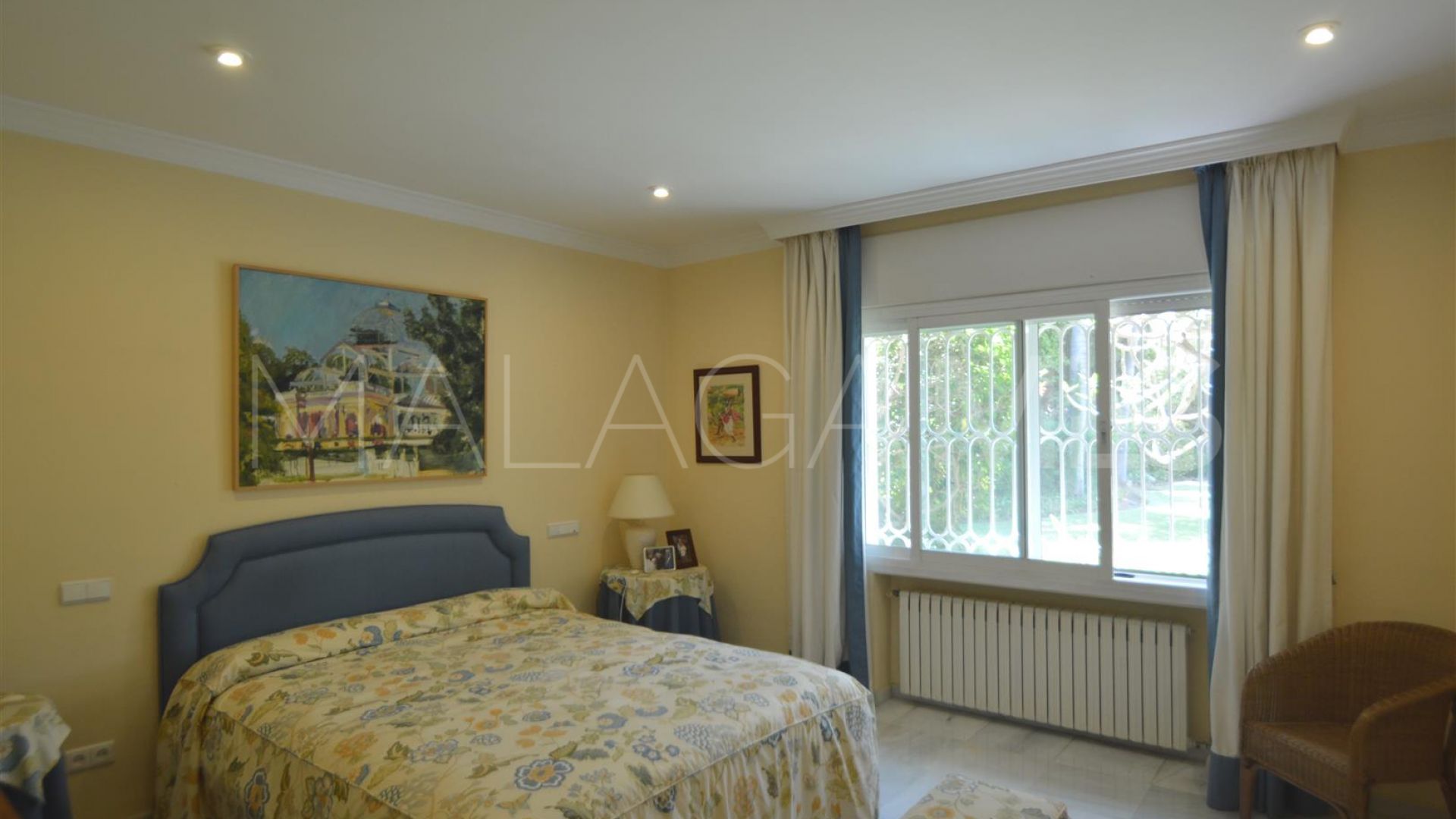 For sale villa in Guadalmina Baja with 8 bedrooms