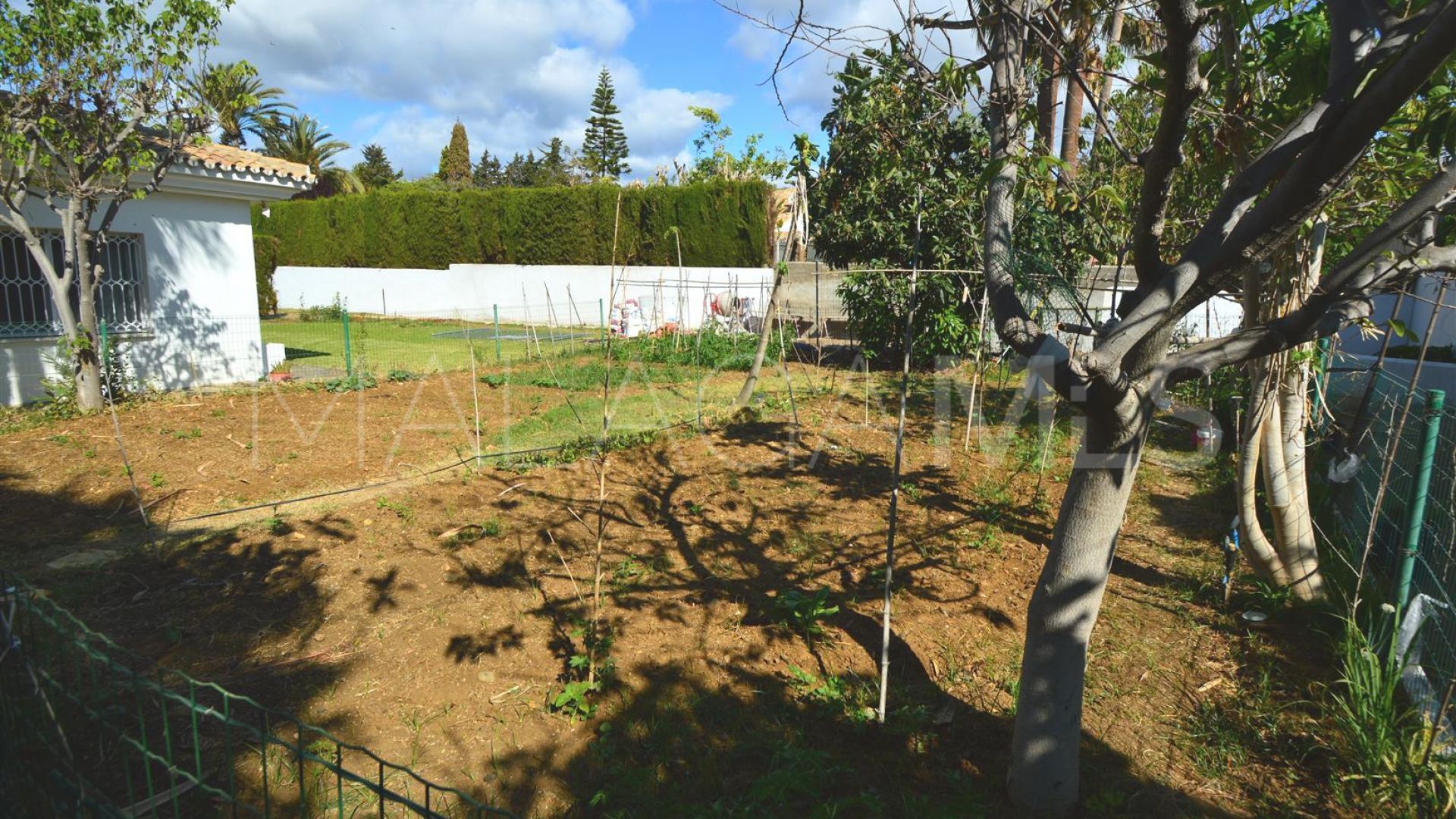 For sale villa in Guadalmina Baja with 8 bedrooms