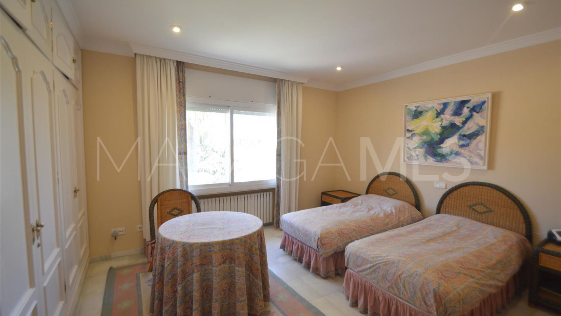For sale villa in Guadalmina Baja with 8 bedrooms