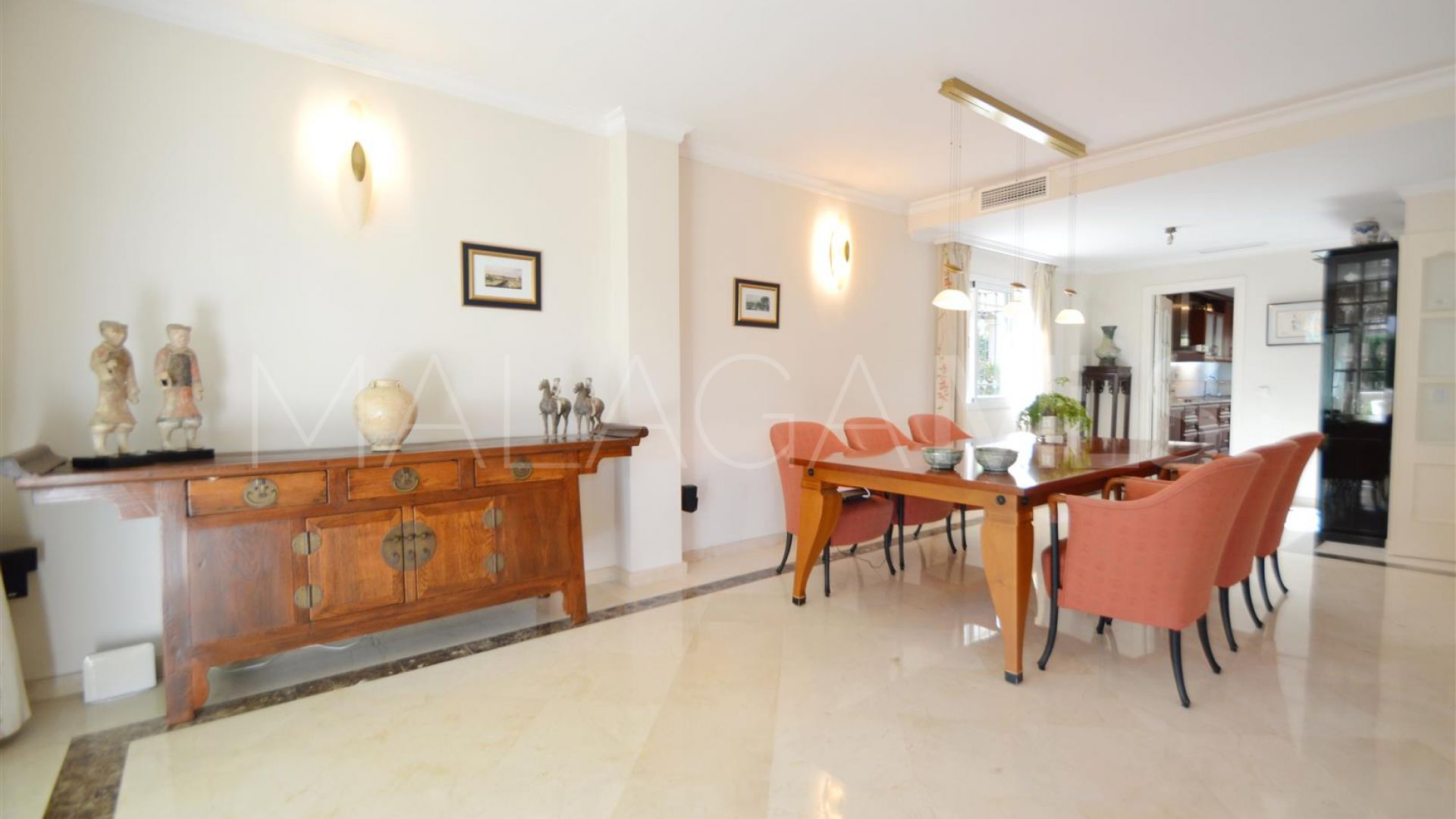 For sale villa in Marbella Centro