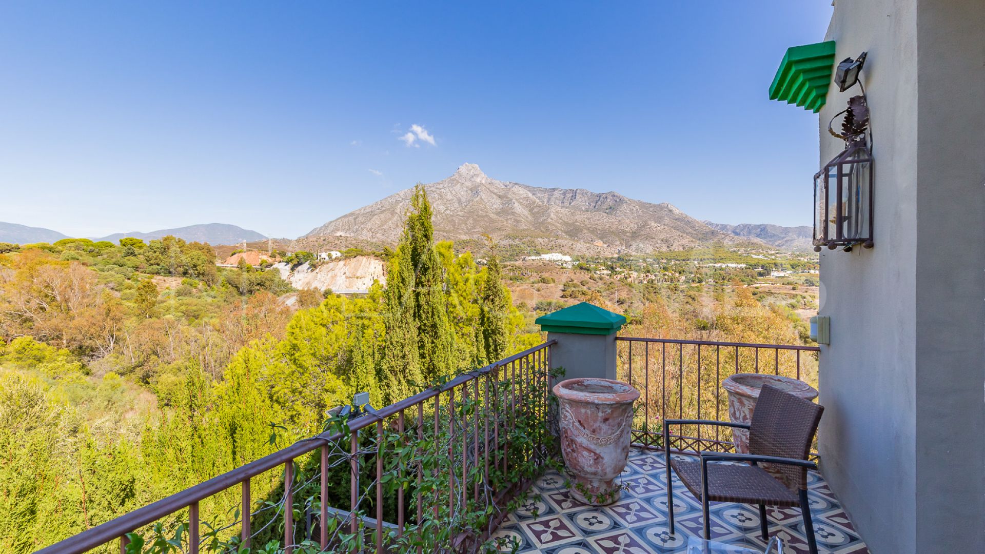 For sale Las Lomas del Marbella Club 5 bedrooms villa