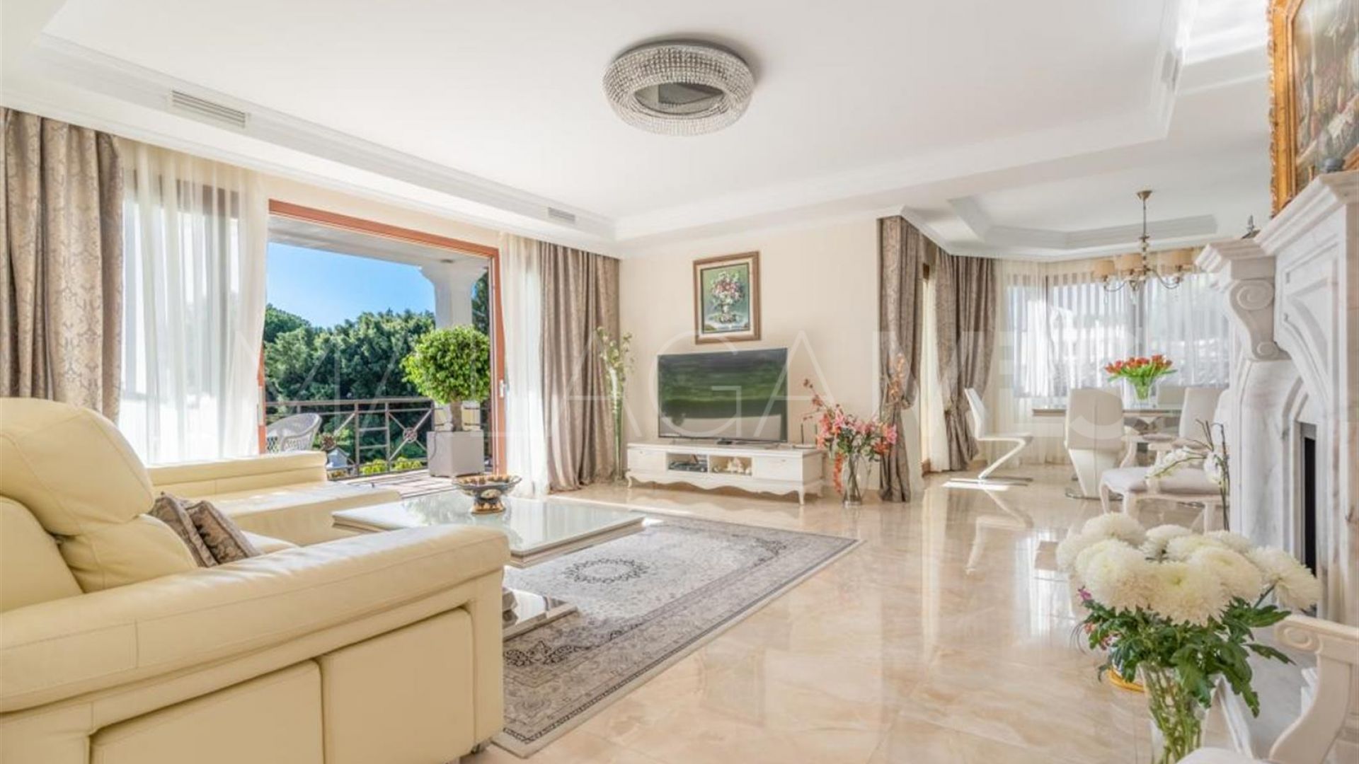 Villa for sale in Hacienda las Chapas