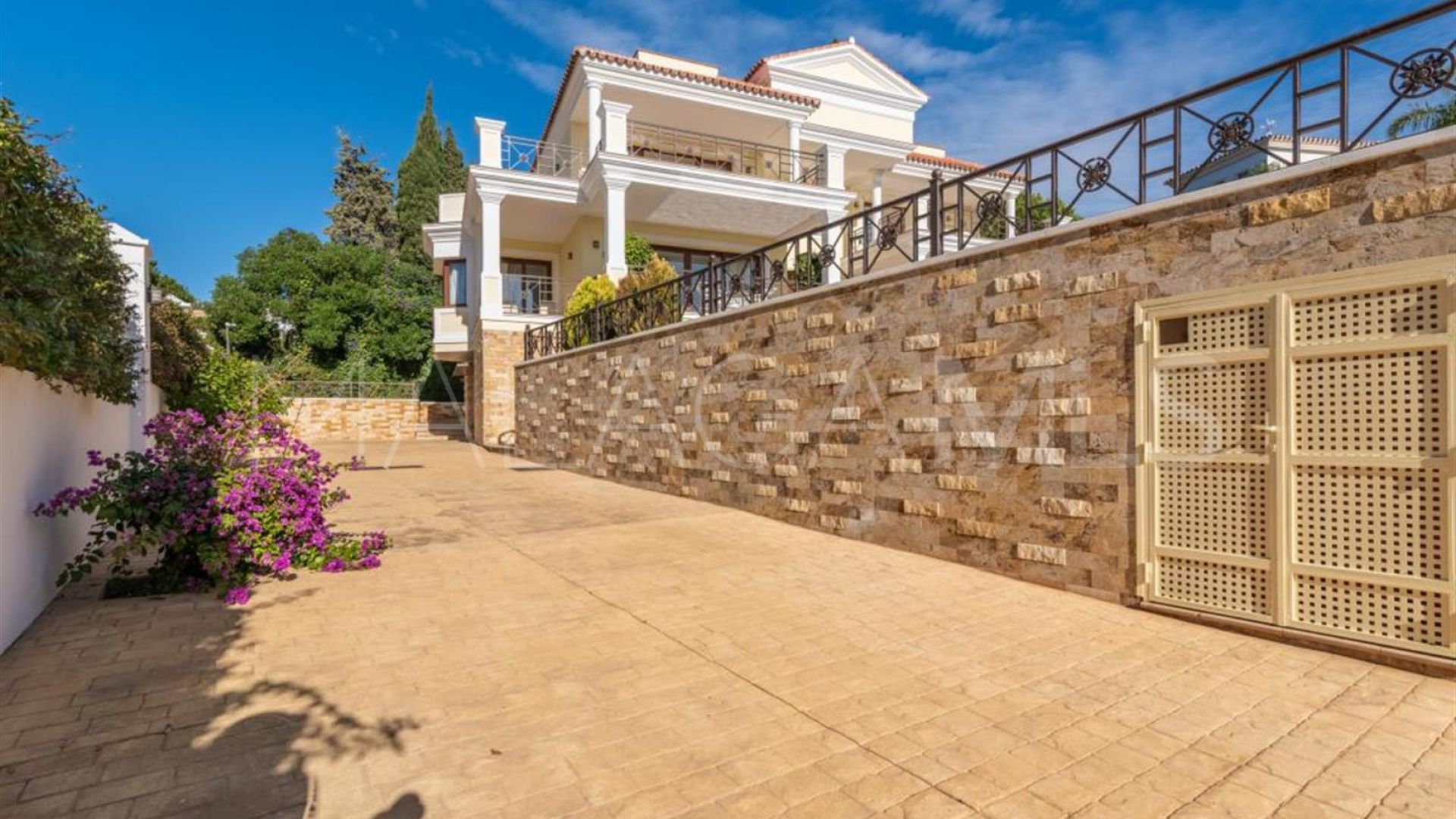 Villa for sale in Hacienda las Chapas
