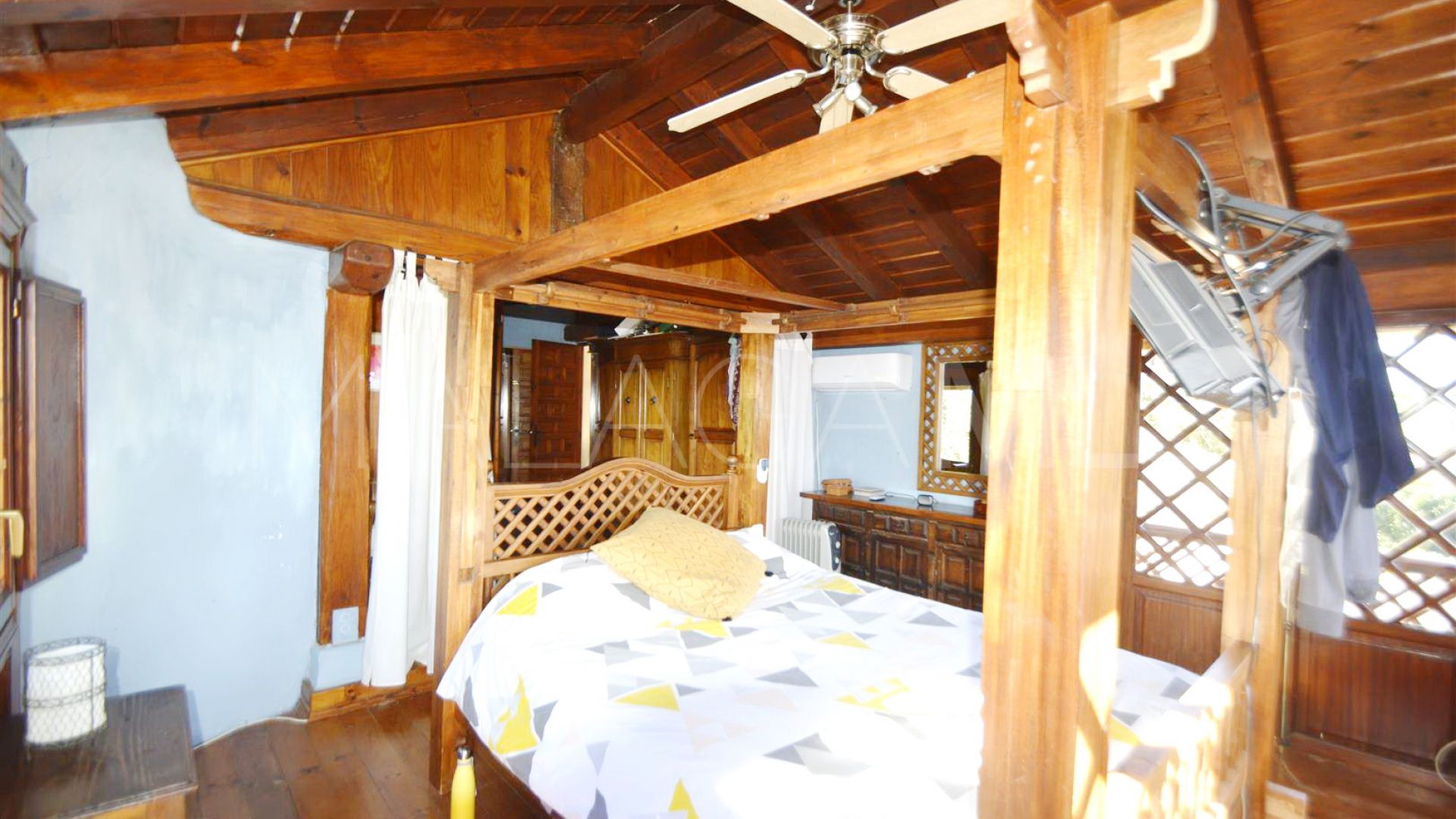Villa for sale in Artola