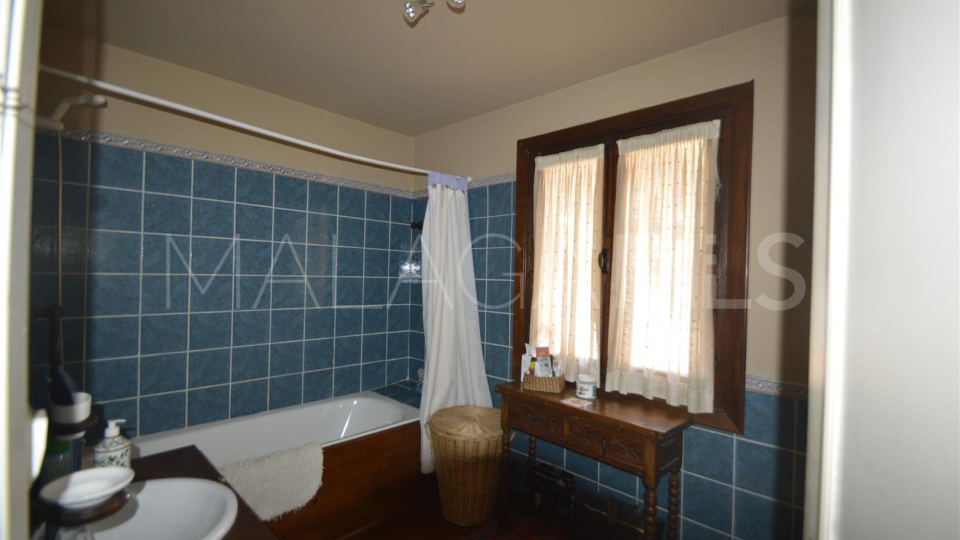 Villa for sale in Artola