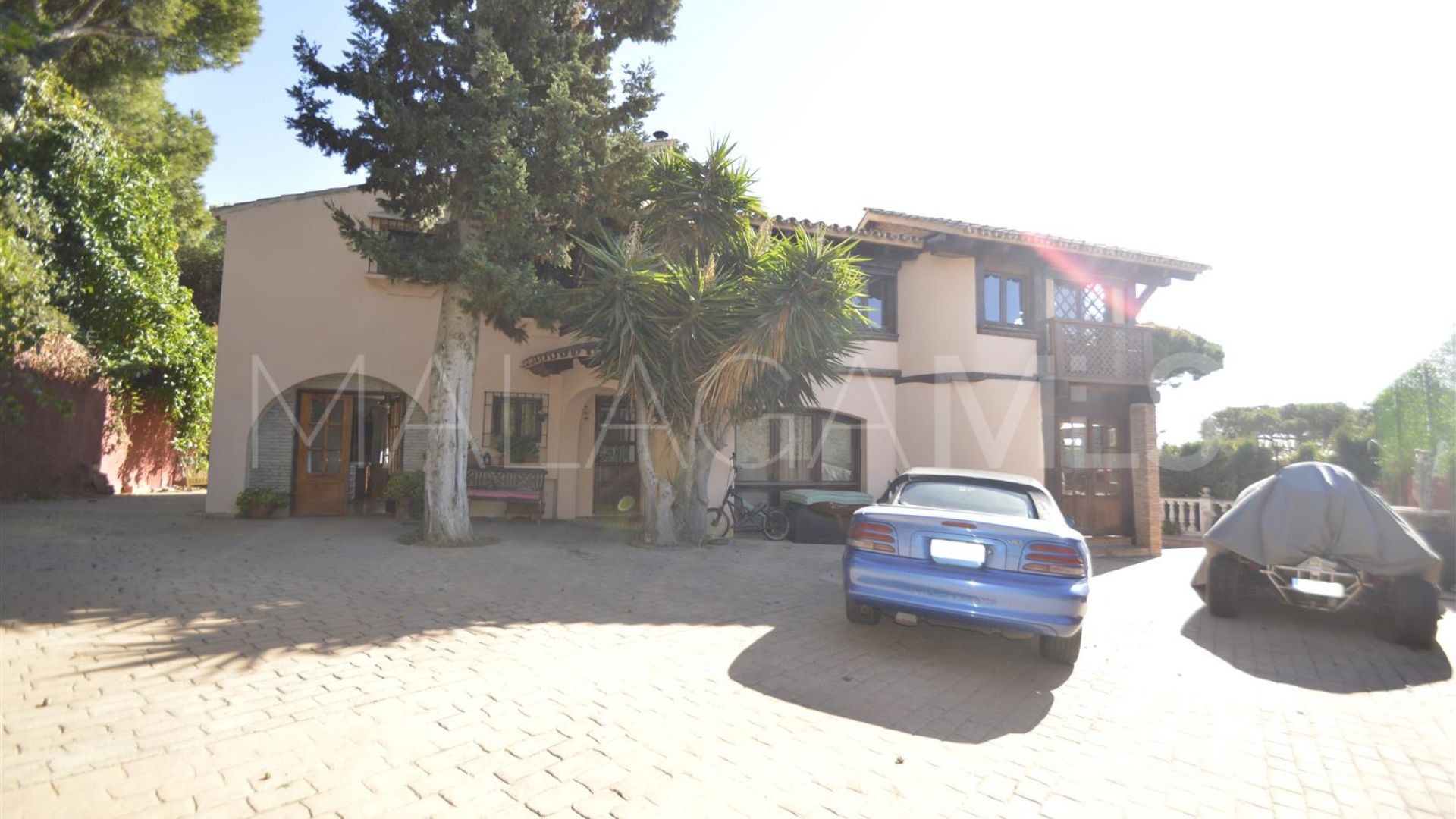 Villa for sale in Artola