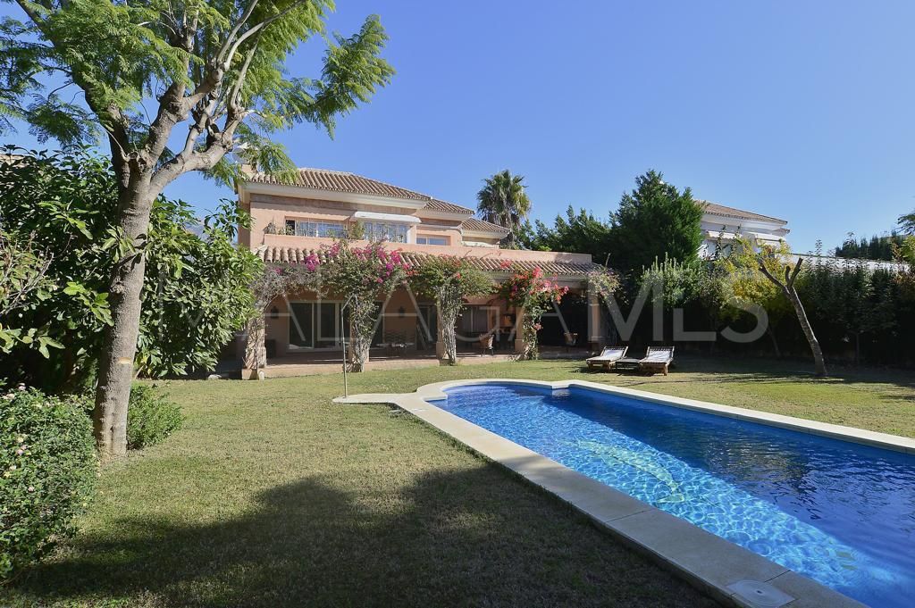 4 bedrooms villa in Nueva Andalucia for sale