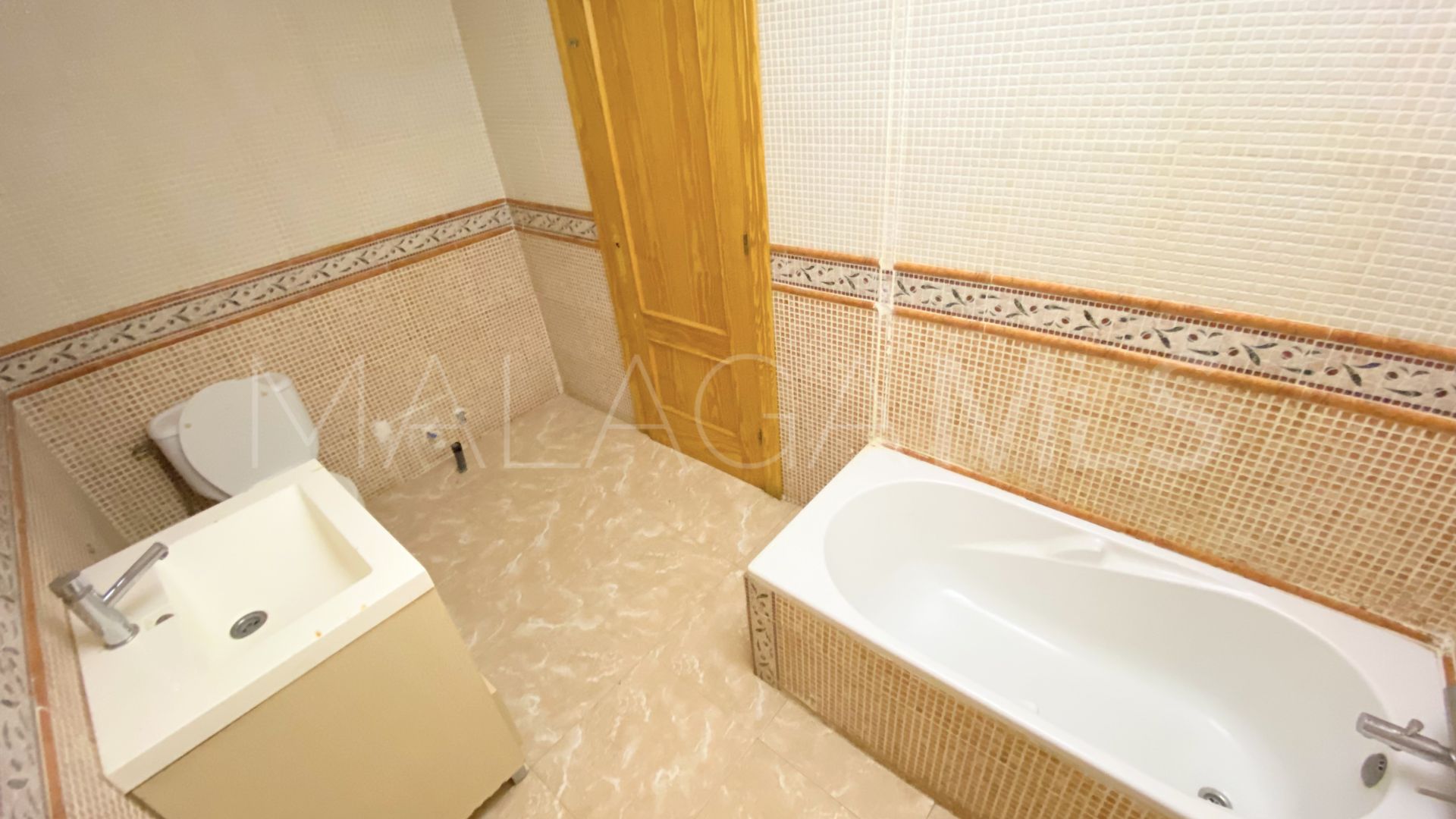 Reihenhaus for sale in Malaga - Puerto de la Torre