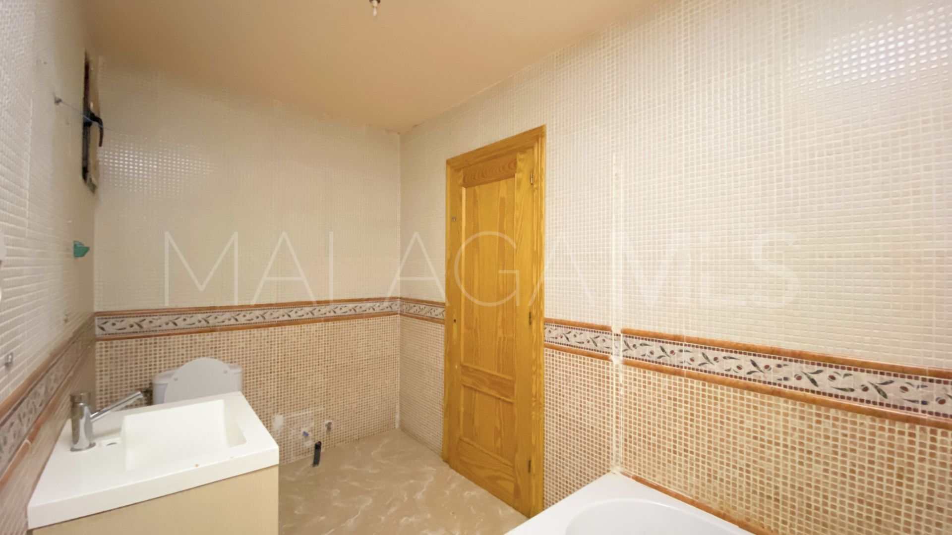 Reihenhaus for sale in Malaga - Puerto de la Torre