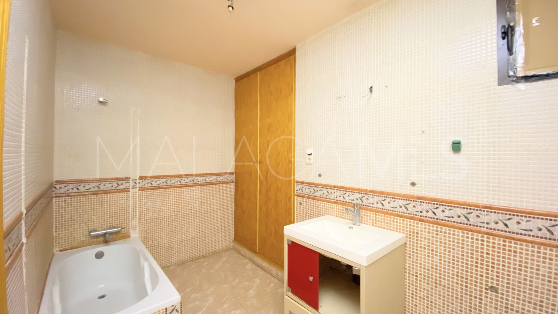 Reihenhaus for sale in Malaga - Puerto de la Torre