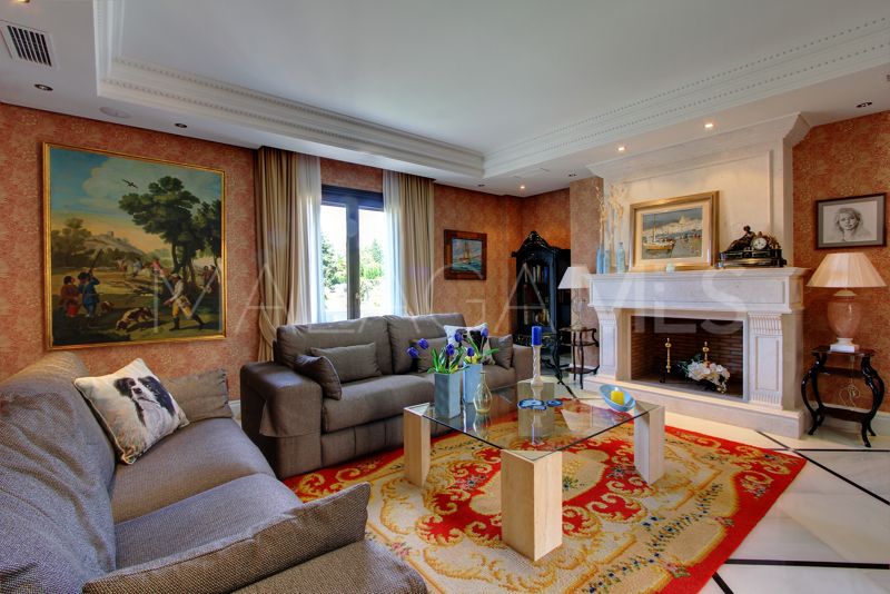 For sale villa in La Quinta de Sierra Blanca with 6 bedrooms