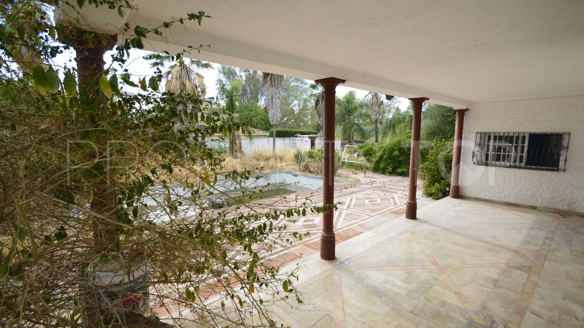 5 bedrooms Nueva Andalucia villa for sale