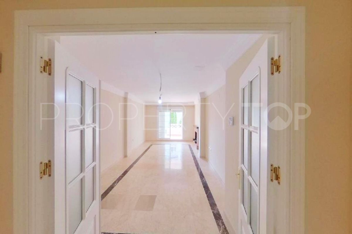 Rio Real 1 bedroom apartment for sale