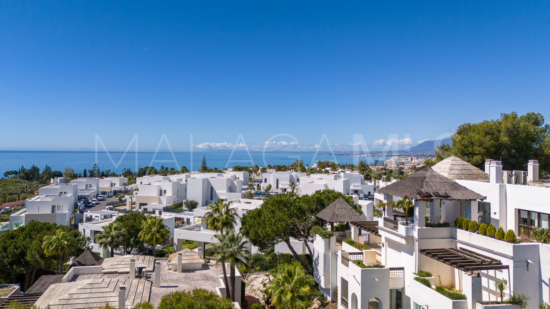 For sale Rio Real penthouse with 3 bedrooms